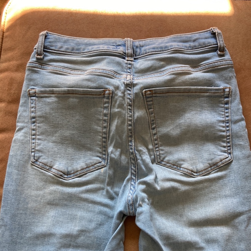 Light Wash Ripped Jeans - Picture 4 of 7